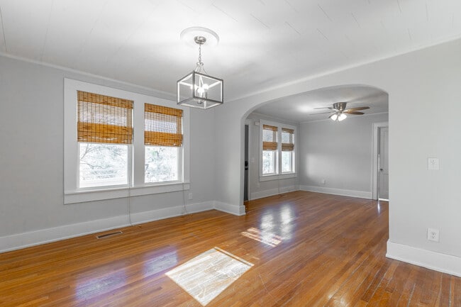 Building Photo - 516 Moonhollow Ln