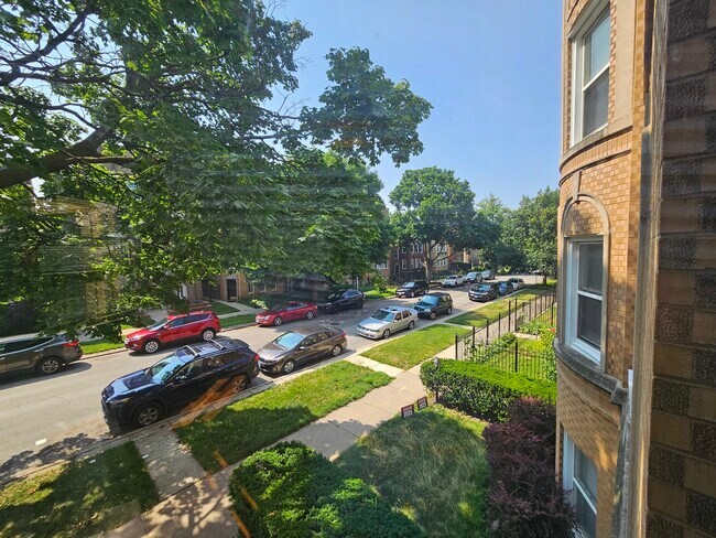 Building Photo - 5507 N Campbell Ave