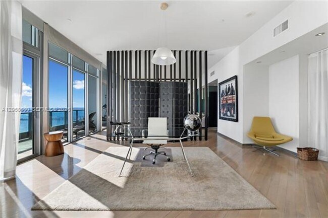Building Photo - 1331 Brickell Bay Dr