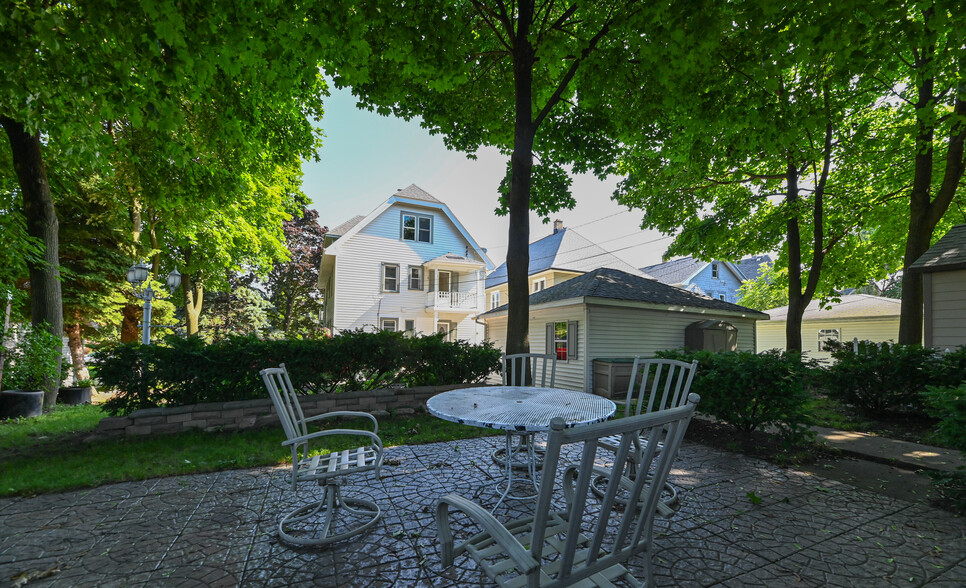Backyard02 - 1821 E Olive St