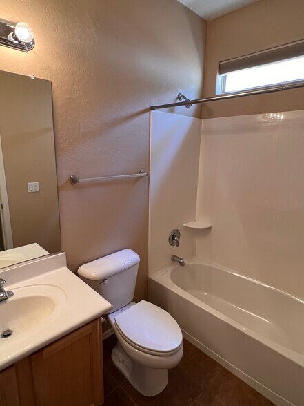 Building Photo - 6631 S Classic Way