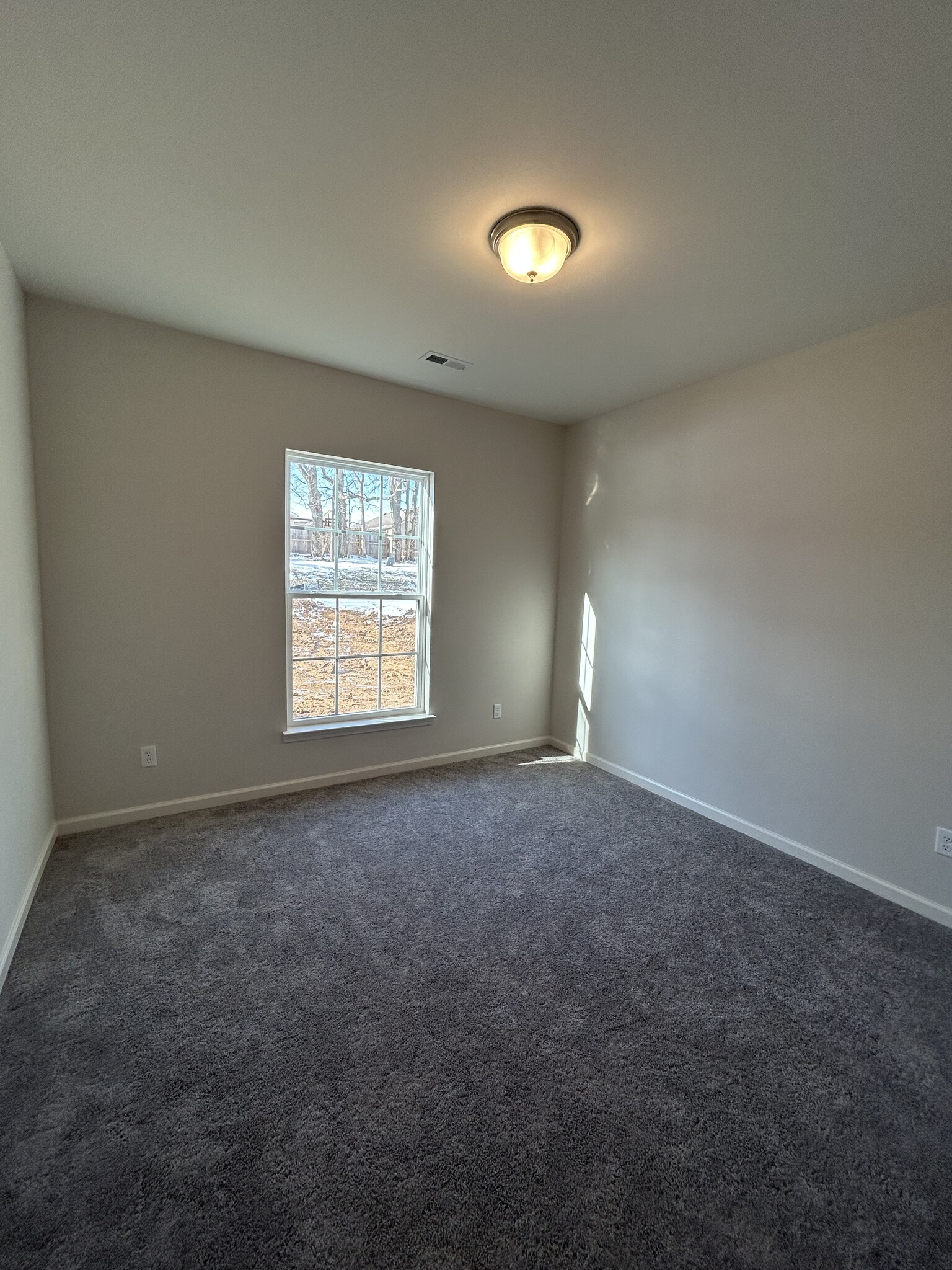 1st floor guest bedroom - 107 Kirkstall Way