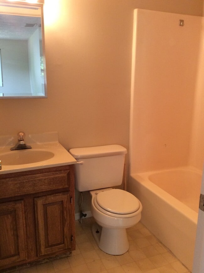 Building Photo - Available August 18th, 2026!