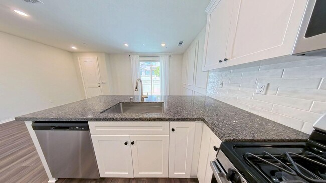 Building Photo - 24122 Tuscany Ave