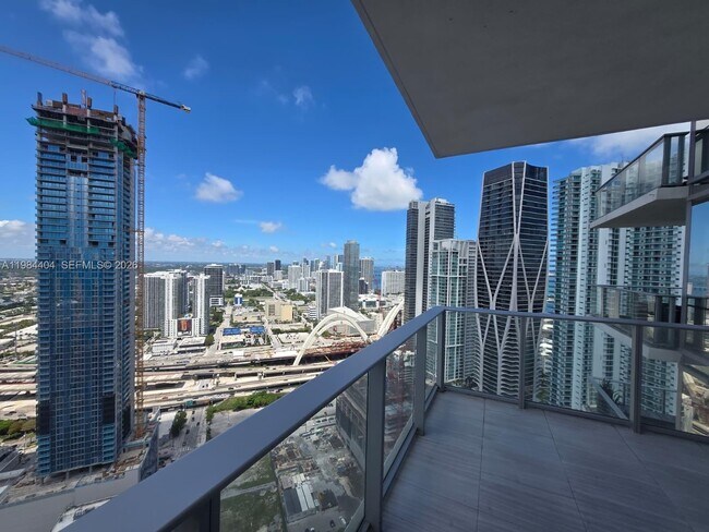 Building Photo - 851 NE 1st Ave