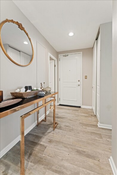 Building Photo - 810 Matson Pl