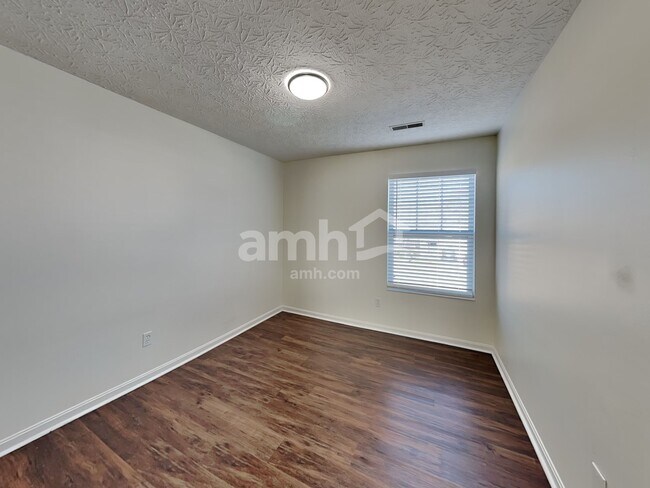 Building Photo - 2238 Antoinette Way