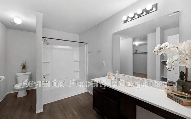 Building Photo - 1504 Chuck Wagon Dr