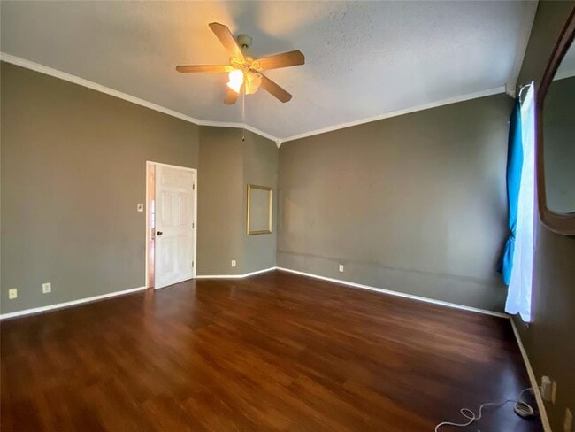 Building Photo - 3215 Tree Grove Dr