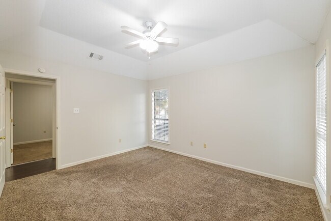 Building Photo - 3565 Foxfield Trail