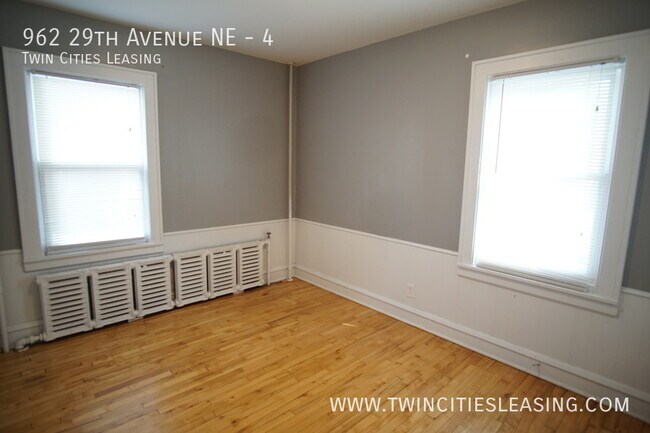 Building Photo - 962 29th Ave NE