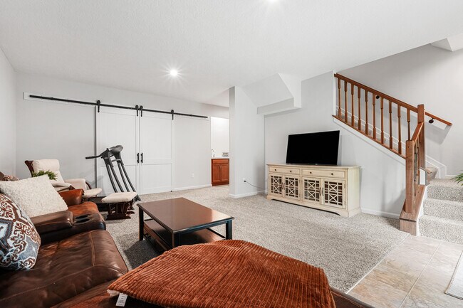Building Photo - 624 Morven Park Dr