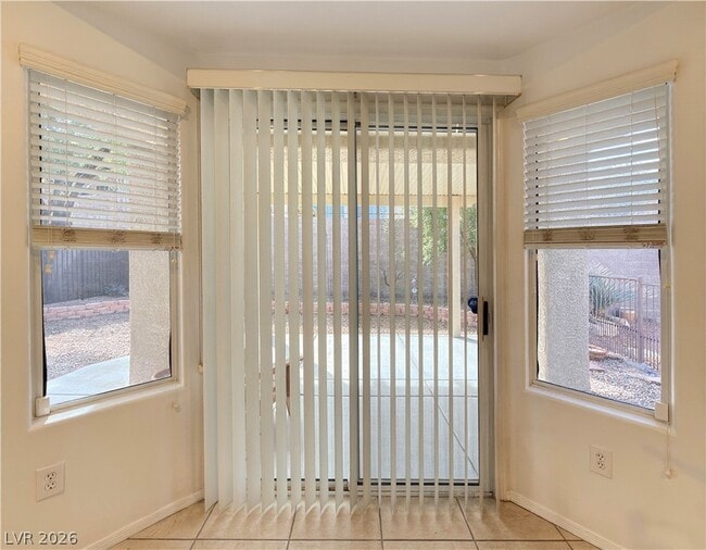 Building Photo - 2823 Sapphire Desert Dr