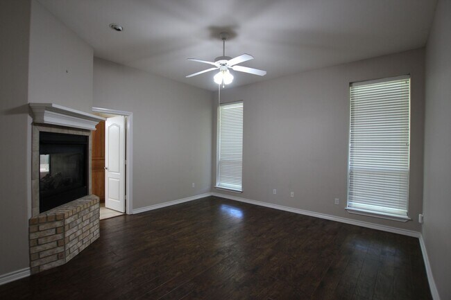 Building Photo - Coming Soon: 3 bedroom 2 bathroom home in Tyler!