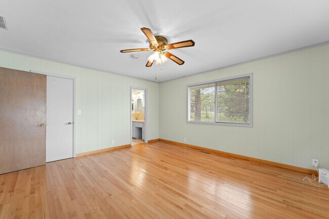 Building Photo - 471 Parkside Dr