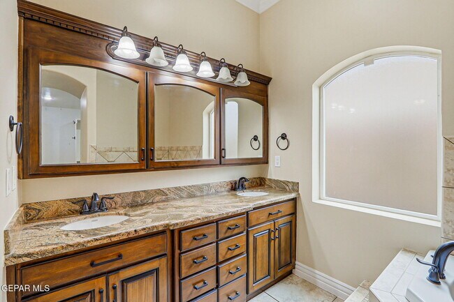 Building Photo - 7291 Camino Del Sol Dr