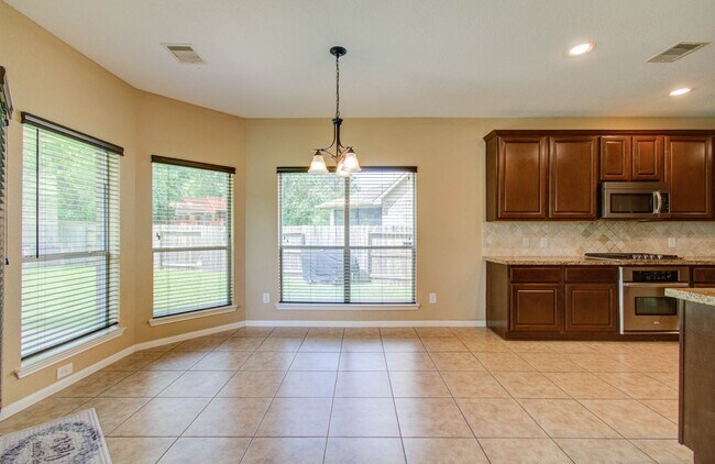 Building Photo - 21331 Parham Cir