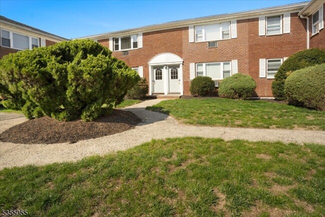Primary Photo - 1131A Valley Rd