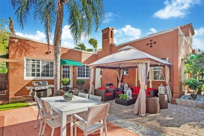 Building Photo - 2985 SW 13th St