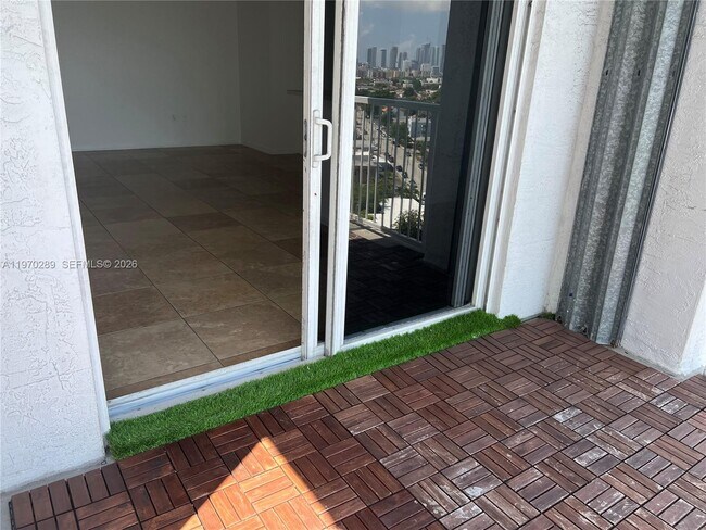 Building Photo - 1 Glen Royal Pkwy