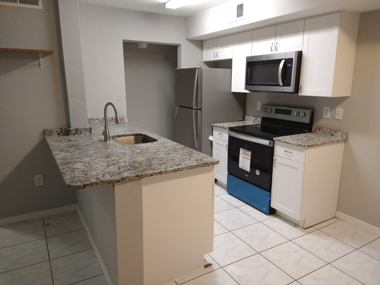 Building Photo - 12540 Equestrian Cir