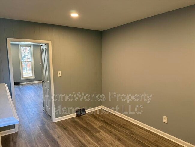 Building Photo - 1139 Hull St