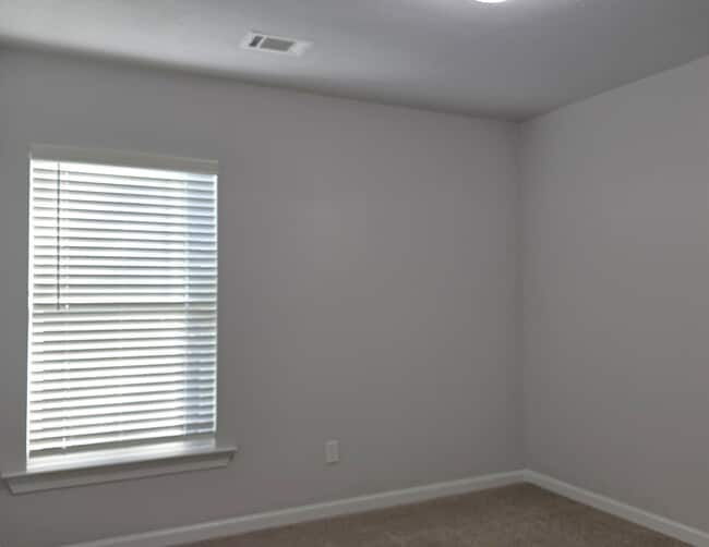 Building Photo - 1810 Butternut Dr