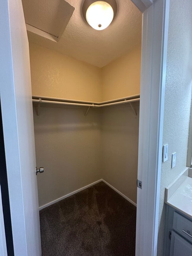 Building Photo - Newly Renovated 3bed 2.5 bath in Vacaville!