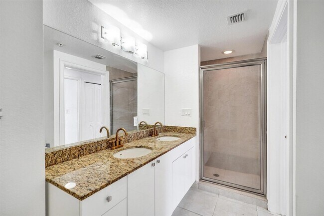 Building Photo - 1830 Radius Dr