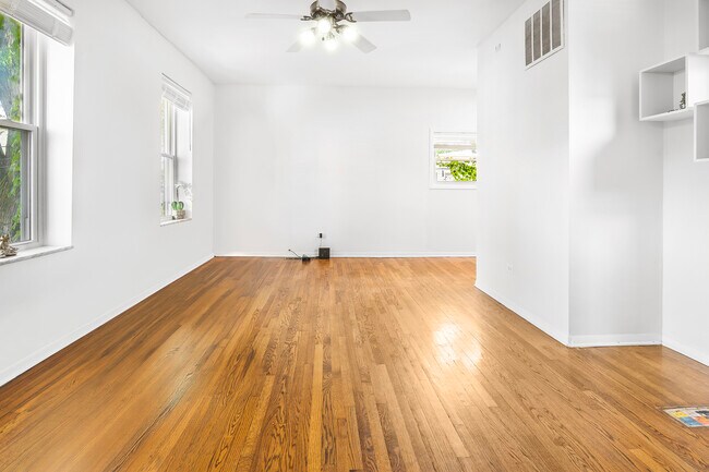 Building Photo - 1337 W Flournoy St