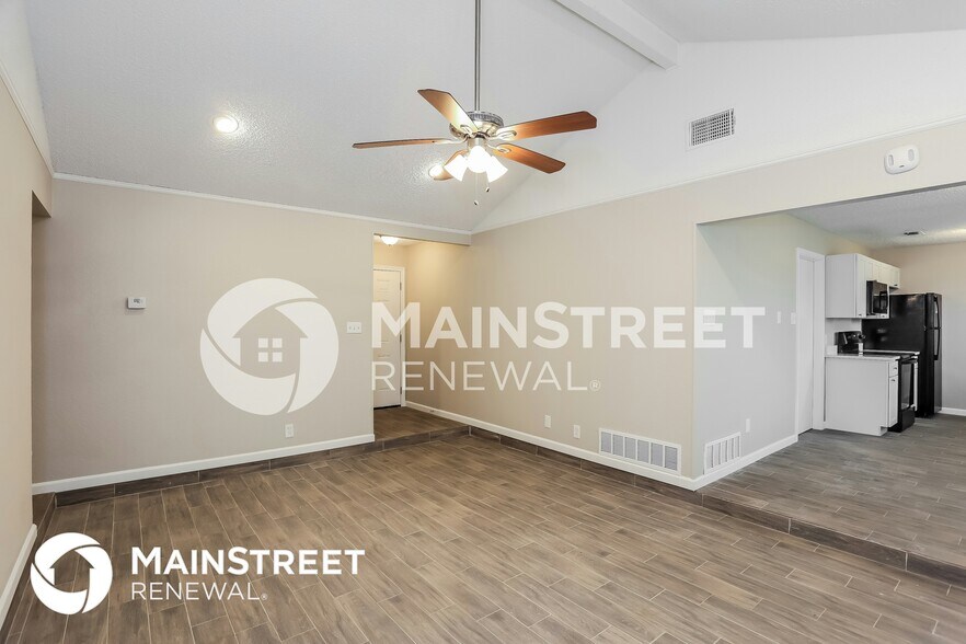 Building Photo - 6707 Country Creek Dr