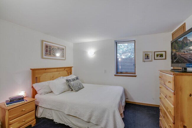 basement bedroom - 2114 Grand Ave S
