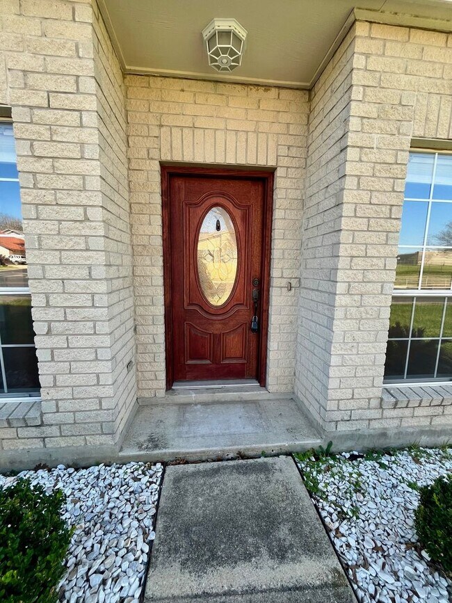 Building Photo - Conveniently Located to Randolph AFB, 4/2.5 ~ Large Backyard ~ Storage Shed ~ Move In Ready!