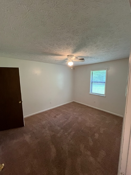 Building Photo - 108A Jay Ln