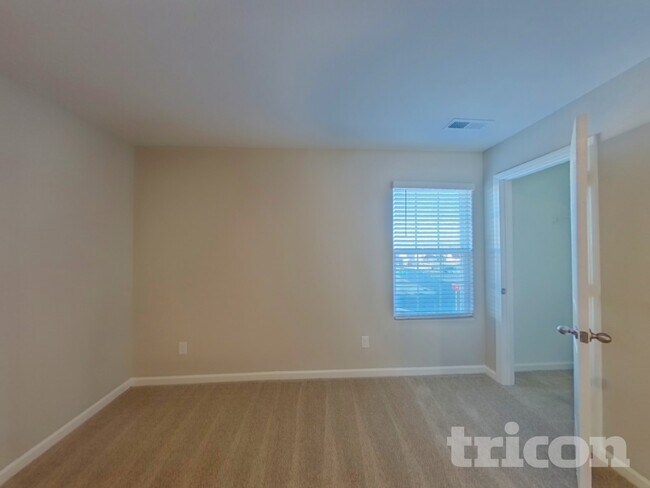 Building Photo - 4354 One Mile Wy