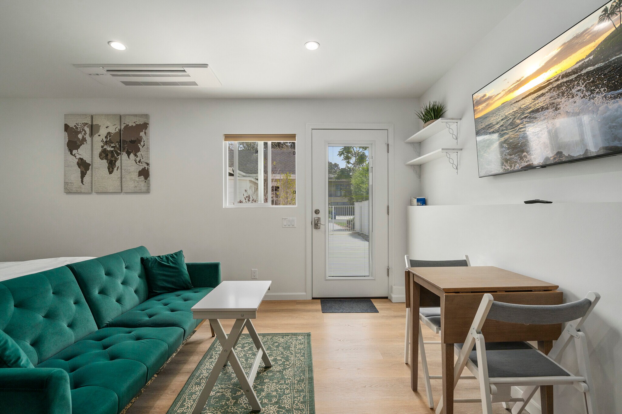 Building Photo - 825 Calle de Arboles