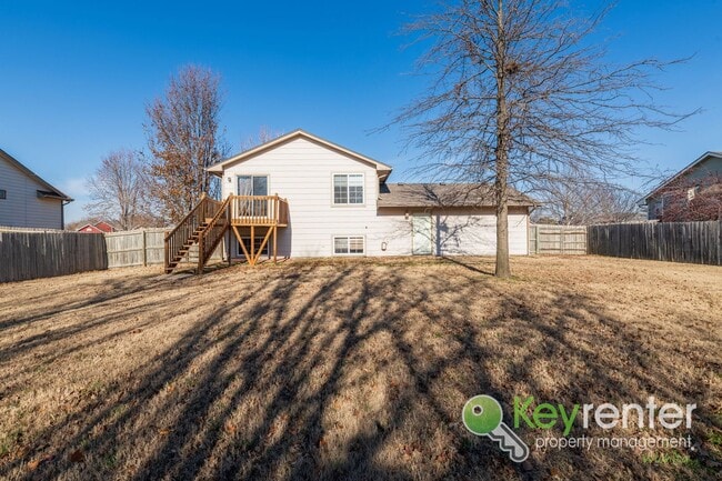 Building Photo - Beautifully Updated 3-Bedroom Bi-Level Home Near Wichita – Cul-de-Sac Location