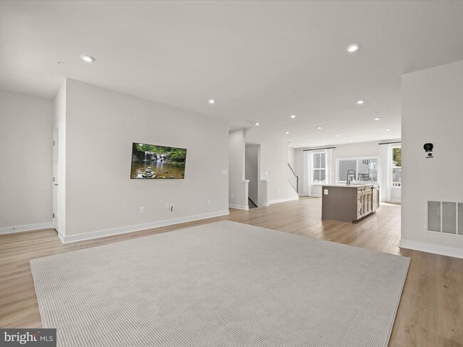 Building Photo - 7840 Blackbriar Wy
