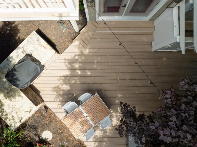 Building Photo - 710 Lighthouse Ave