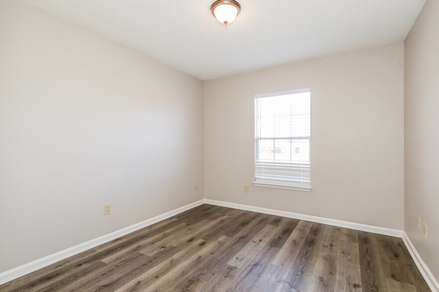 Building Photo - 3257 Fox Squirrel Dr