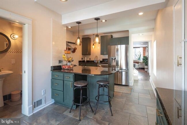 Building Photo - 229 Benezet St