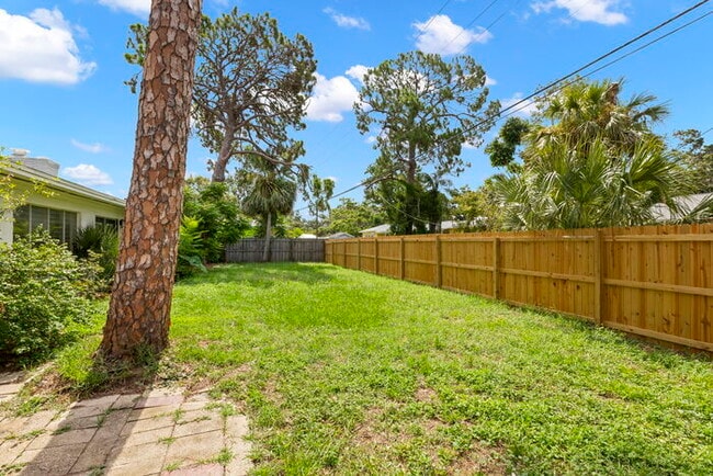 Building Photo - NEWLY RENOVATED Home For Rent in St Peters...
