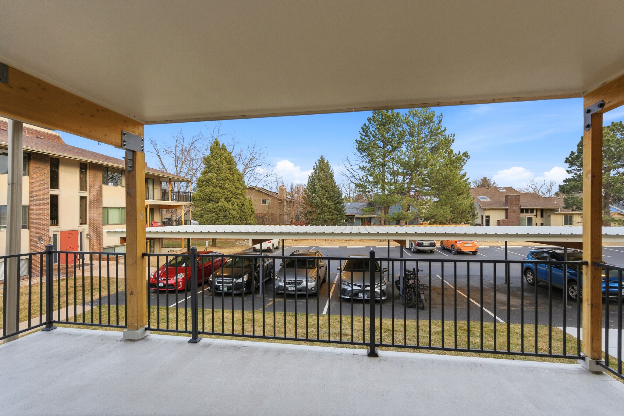 Building Photo - 600 Manhattan Dr