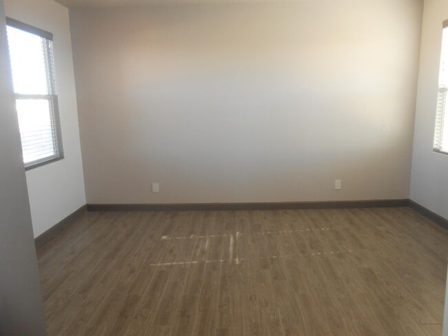 Building Photo - 2215 Stieglitz Ave SE