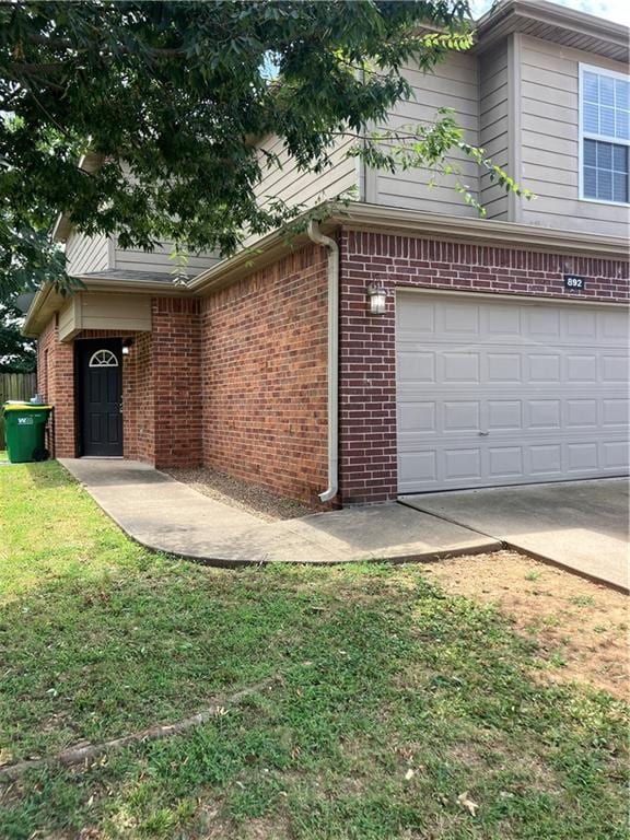 Building Photo - 892 Oakwood Ct