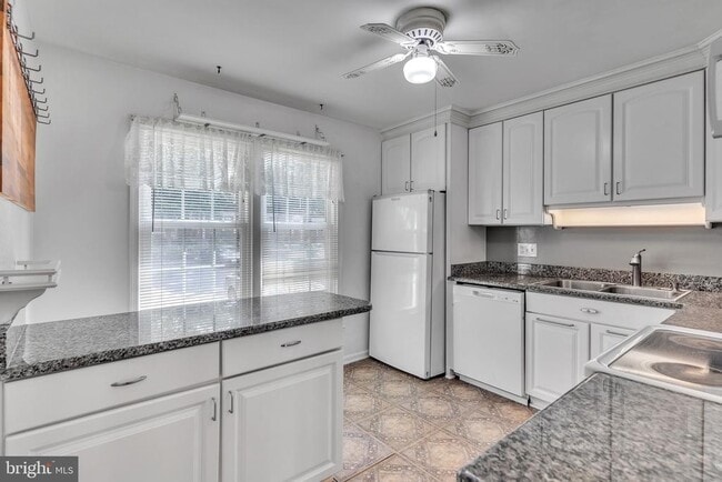 Building Photo - 7422 Adams Park Ct
