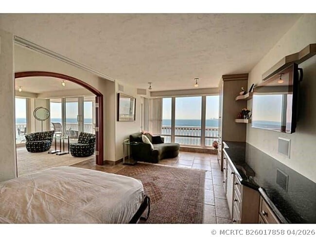 Building Photo - 2200 S Ocean Ln