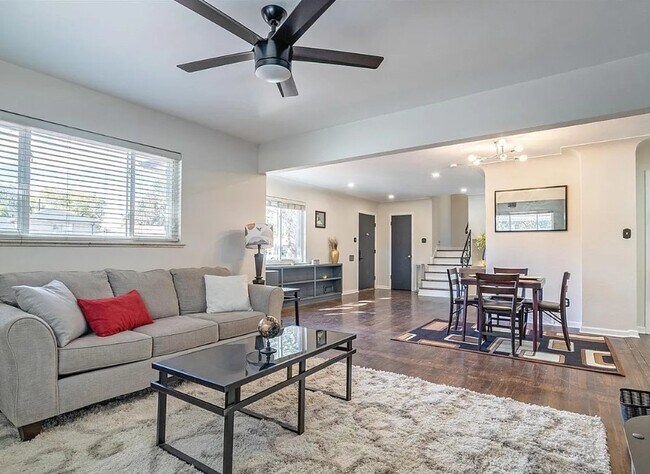 Building Photo - 2090 S Wolff St