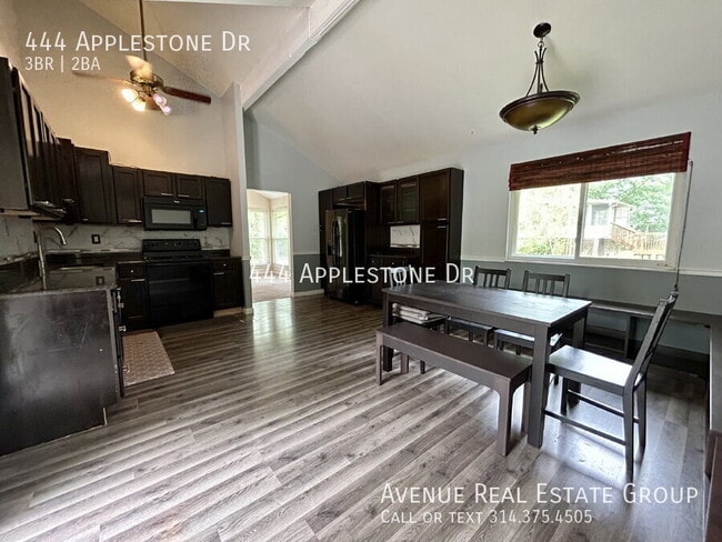 Building Photo - 444 Applestone Dr