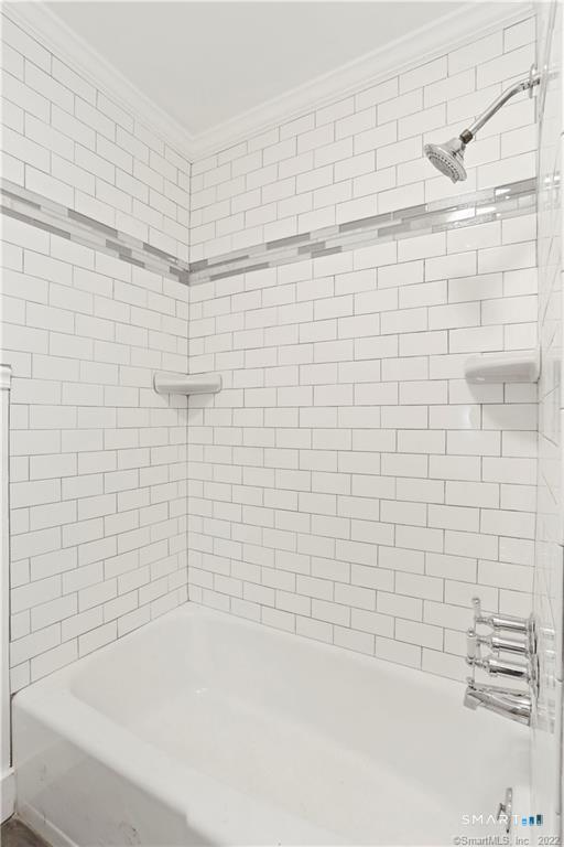 Building Photo - 393 Huntington St
